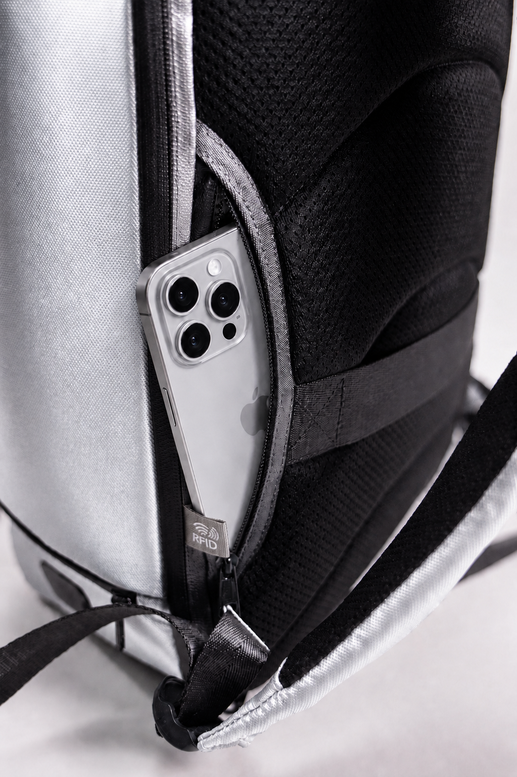 40Fied Fortified Solar Backpack RFID-blocking Faraday cage pocket protecting credit cards and passports from wireless skimming
